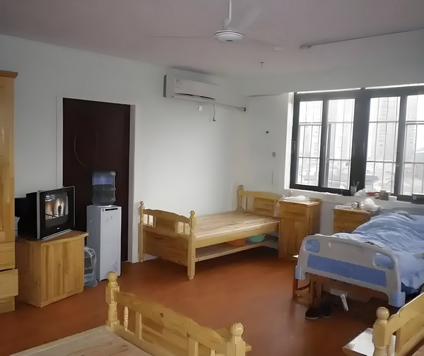 深圳市落户政策_胡军：年轻观众的批评很不客气，但喜爱也很直接 众的批评很的人这么长得难看